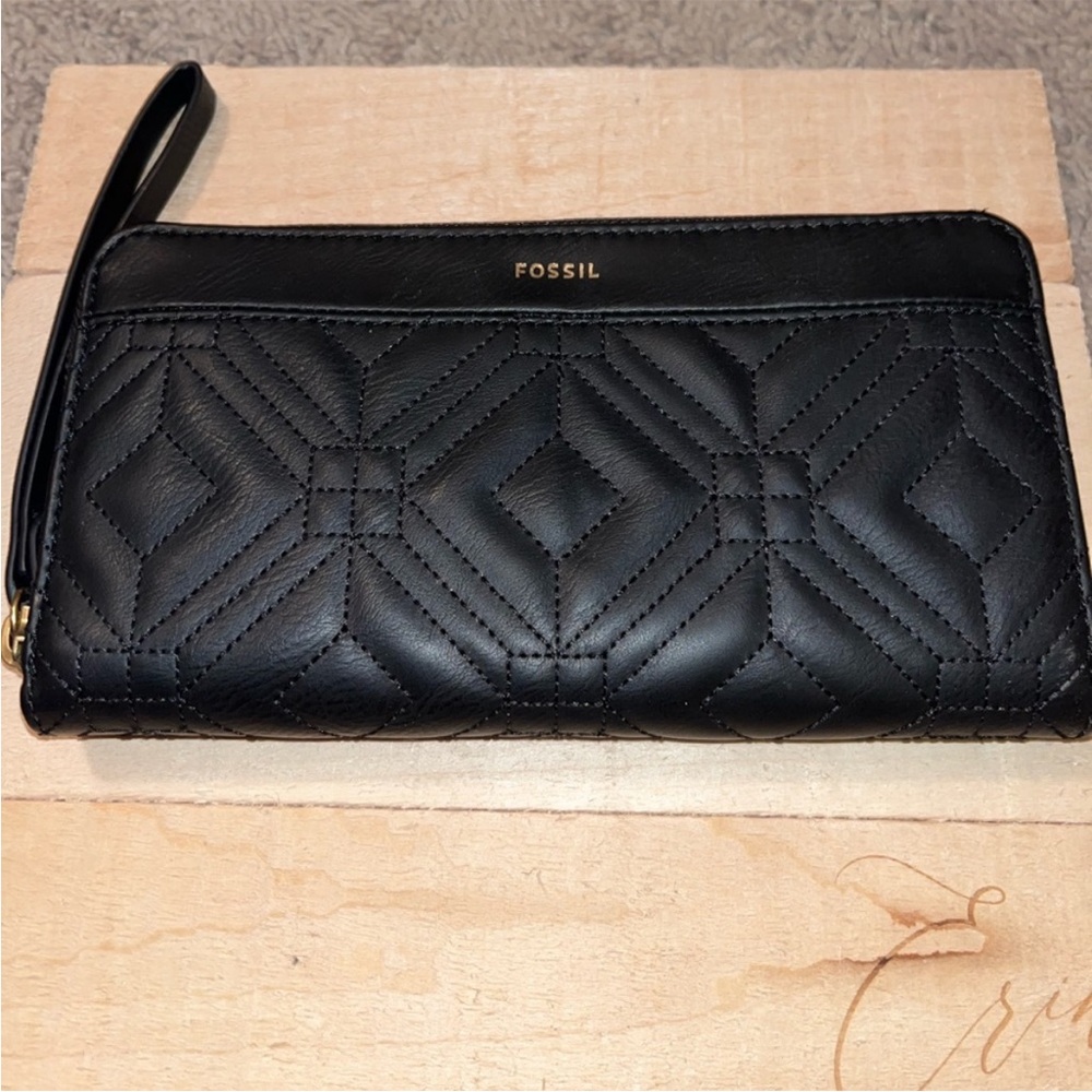 ⭐️SALE⭐️ Fossil Wallet & Luggage Tag Set - Picture 3 of 7